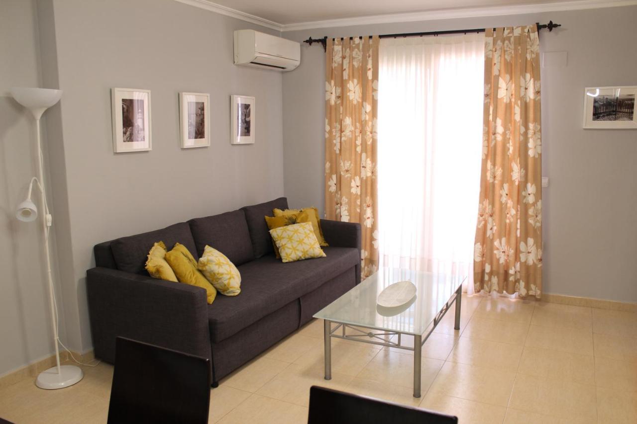Apto. Con Gran Terraza Y Acceso Directo A Piscina. Apartment *